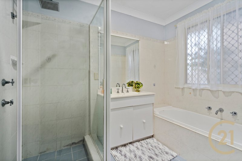 Photo - 30 Pacific Palms Circuit, Hoxton Park NSW 2171 - Image 10