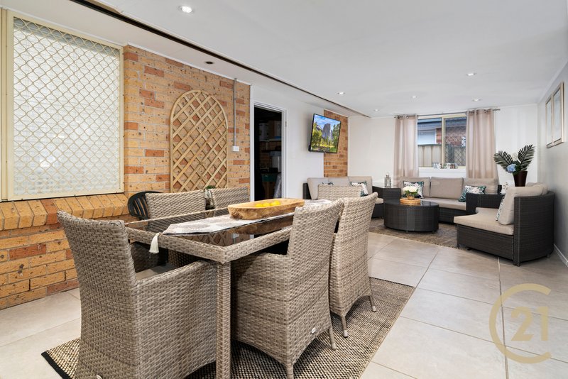 Photo - 30 Pacific Palms Circuit, Hoxton Park NSW 2171 - Image 11