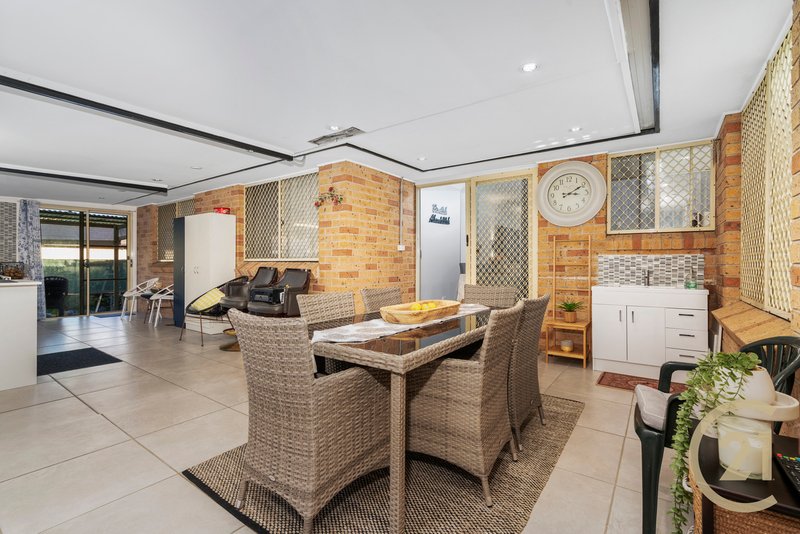 Photo - 30 Pacific Palms Circuit, Hoxton Park NSW 2171 - Image 13