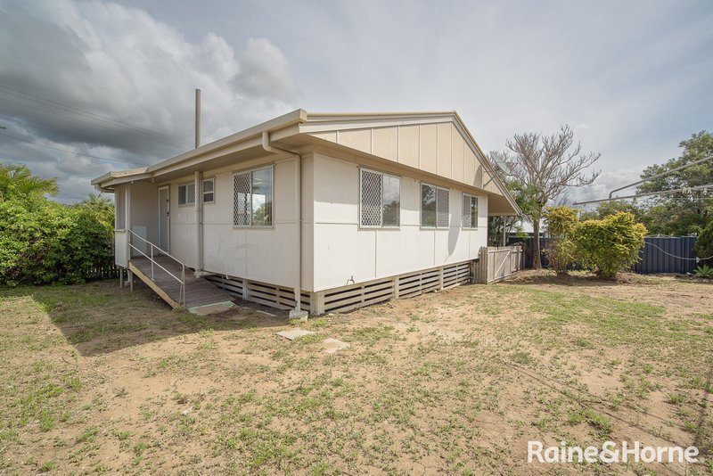 Photo - 30 Park Street, West Gladstone QLD 4680 - Image 13