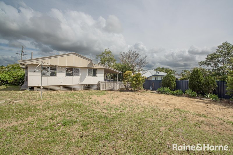 Photo - 30 Park Street, West Gladstone QLD 4680 - Image 14