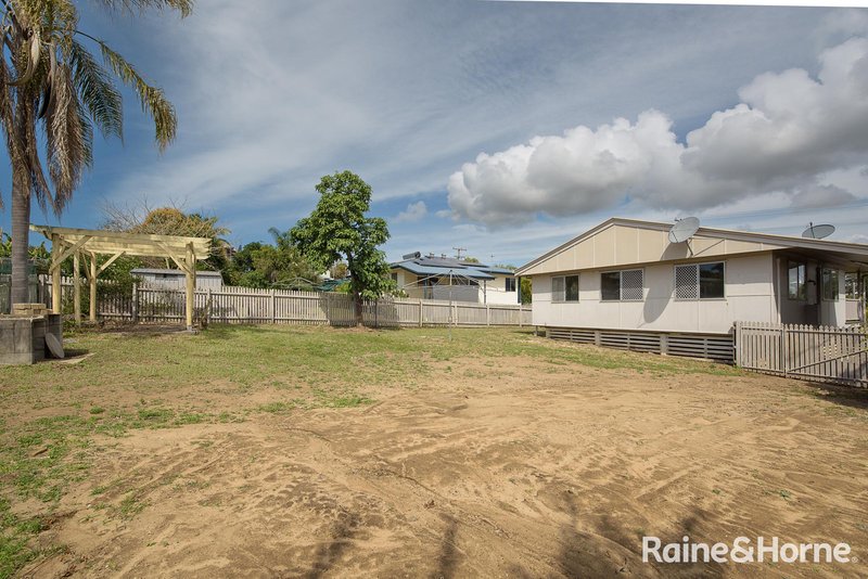 Photo - 30 Park Street, West Gladstone QLD 4680 - Image 15