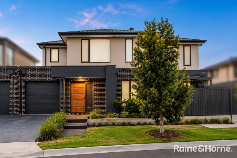 Photo - 30 Parkfront Crescent, Roxburgh Park VIC 3064 - Image 1