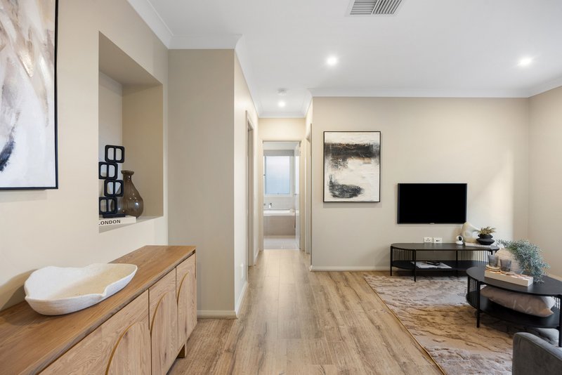Photo - 30 Patriot Boulevard, Clyde North VIC 3978 - Image 12