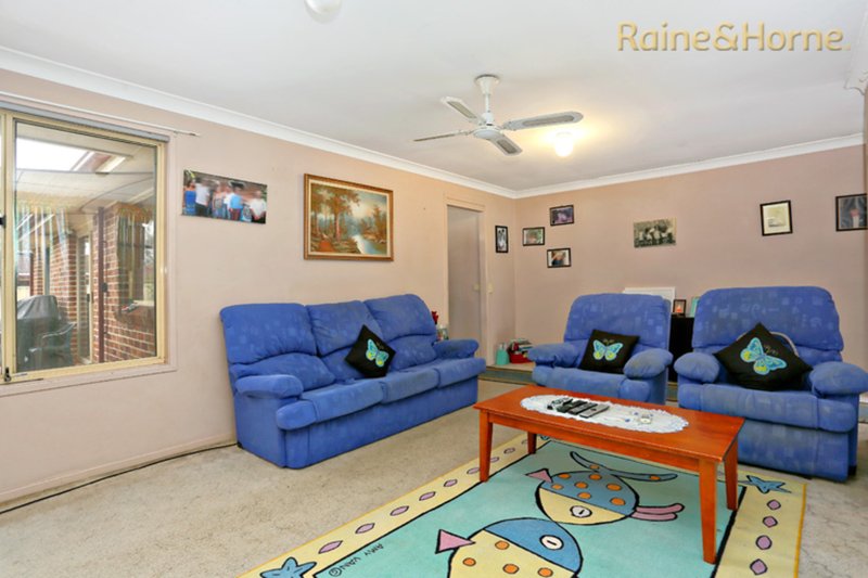 Photo - 30 Pearra Way, Claremont Meadows NSW 2747 - Image 3