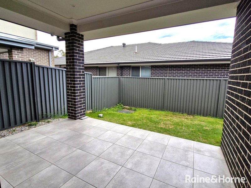 Photo - 30 Peckham Grove, Oran Park NSW 2570 - Image 13