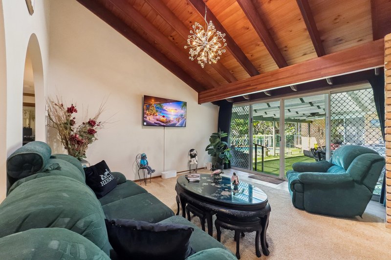 Photo - 30 Peninsula Court, Mermaid Waters QLD 4218 - Image 11