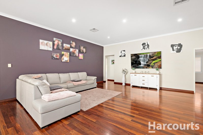 Photo - 30 Peppertree Close, Wannanup WA 6210 - Image 7