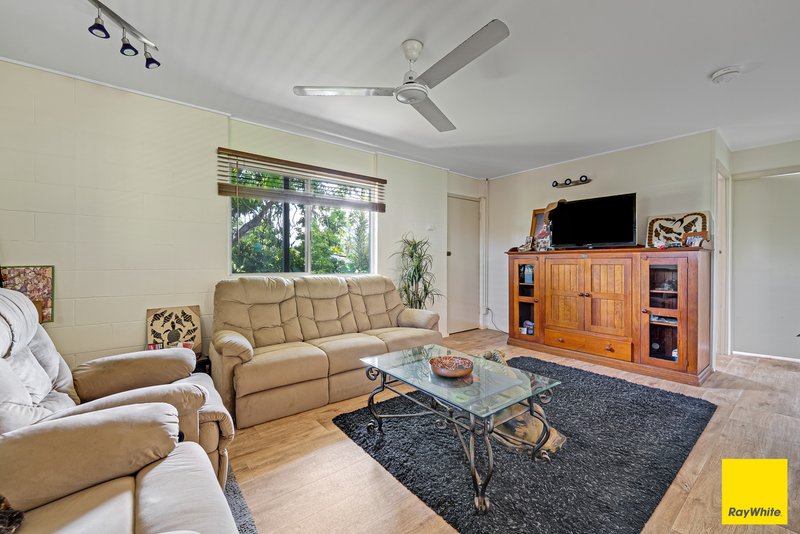 Photo - 30 Peridot Street, Bayview Heights QLD 4868 - Image 5