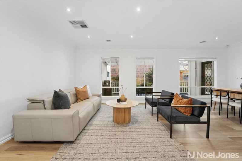 Photo - 30 Petalnina Drive, Wantirna VIC 3152 - Image 3