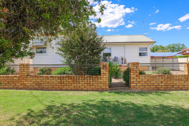 Photo - 30 Piper Street, Tamworth NSW 2340 - Image 2