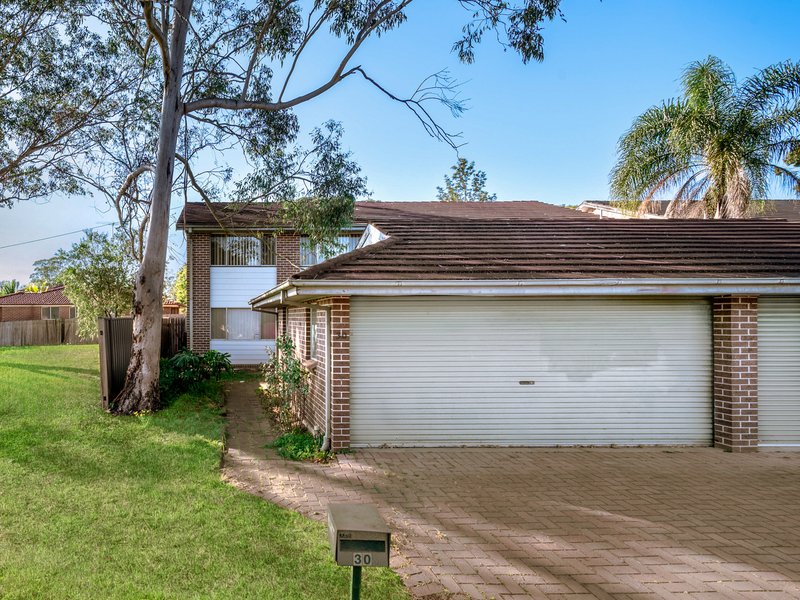 Photo - 30 Plunkett Crescent, Kingswood NSW 2747 - Image 2