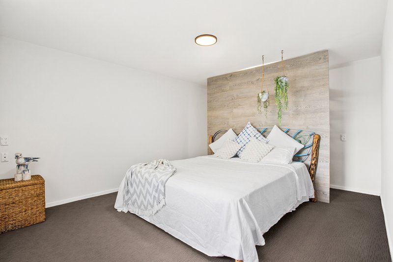 Photo - 30 Porter Avenue, Mount Warrigal NSW 2528 - Image 11