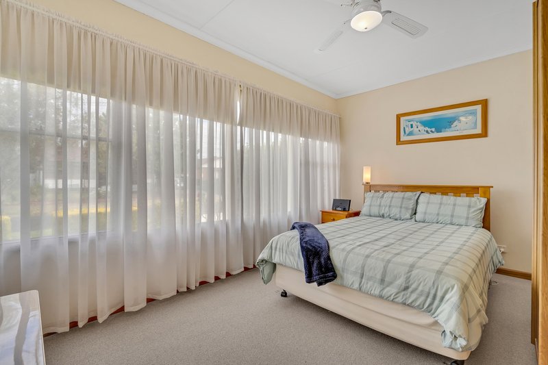 Photo - 30 Pyalong Crescent, Dallas VIC 3047 - Image 7