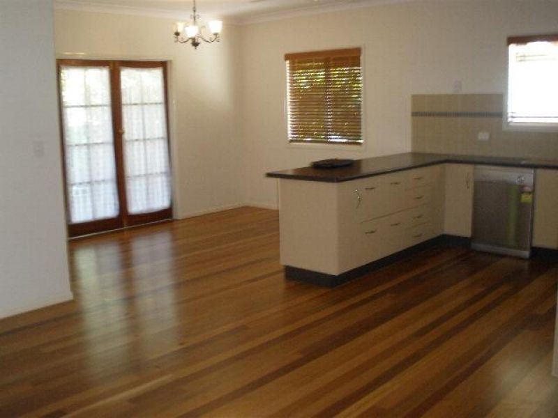 Photo - 30 Ralston Street, West End QLD 4810 - Image 4