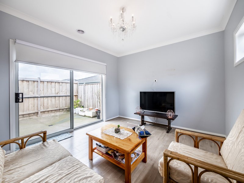 Photo - 30 Remus Circuit, Cranbourne West VIC 3977 - Image 10