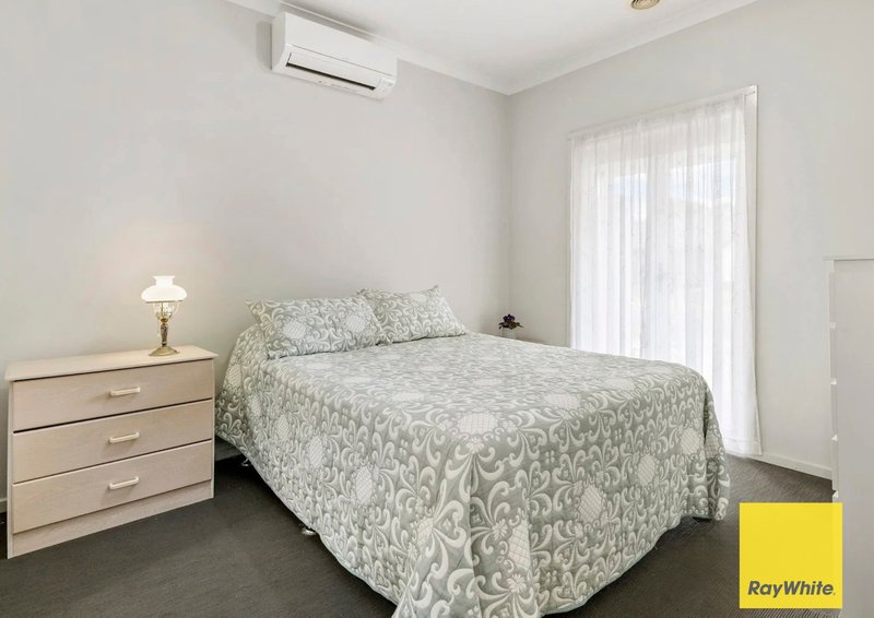 Photo - 30 Riordan Crescent, Mernda VIC 3754 - Image 5