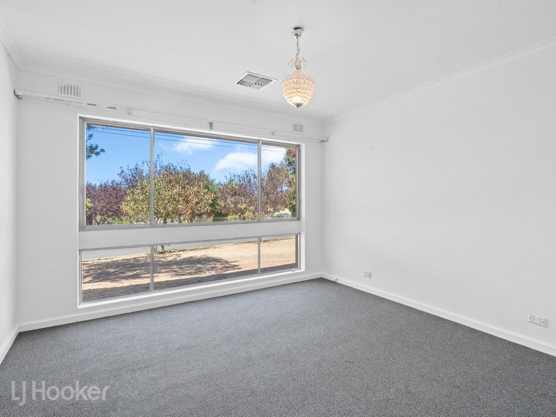 Photo - 30 Robert Arnold Avenue, Valley View SA 5093 - Image 7