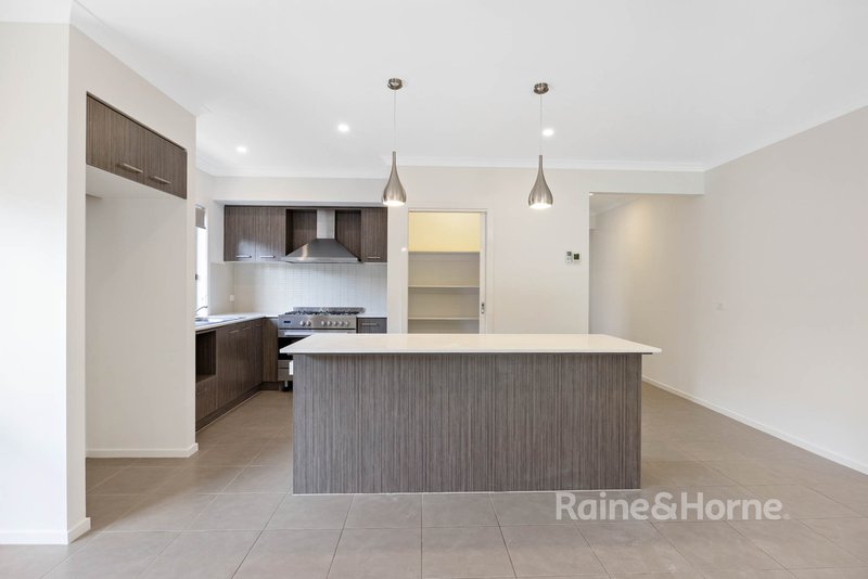 Photo - 30 Rockfern Crescent, Diggers Rest VIC 3427 - Image 3