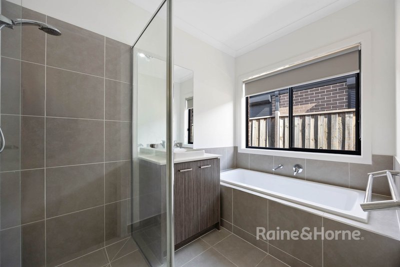 Photo - 30 Rockfern Crescent, Diggers Rest VIC 3427 - Image 9