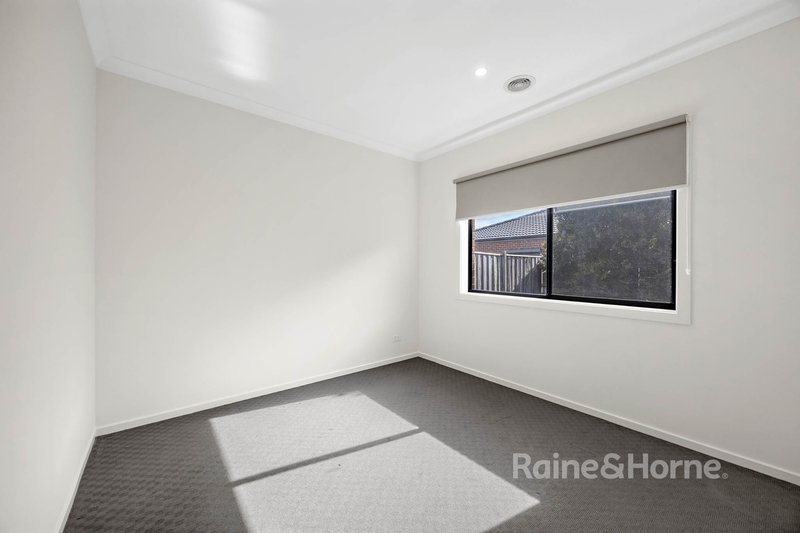 Photo - 30 Rockfern Crescent, Diggers Rest VIC 3427 - Image 12