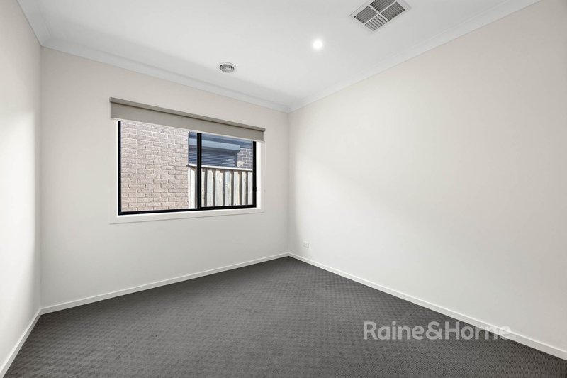 Photo - 30 Rockfern Crescent, Diggers Rest VIC 3427 - Image 13