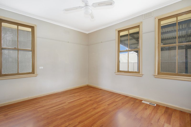 Photo - 30 Roe Street, Benalla VIC 3672 - Image 5