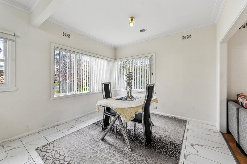 Photo - 30 Rogers Street, Pakenham VIC 3810 - Image 4