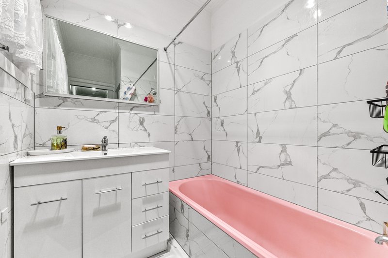 Photo - 30 Rogers Street, Pakenham VIC 3810 - Image 11