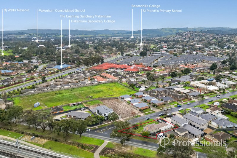 Photo - 30 Rogers Street, Pakenham VIC 3810 - Image 13
