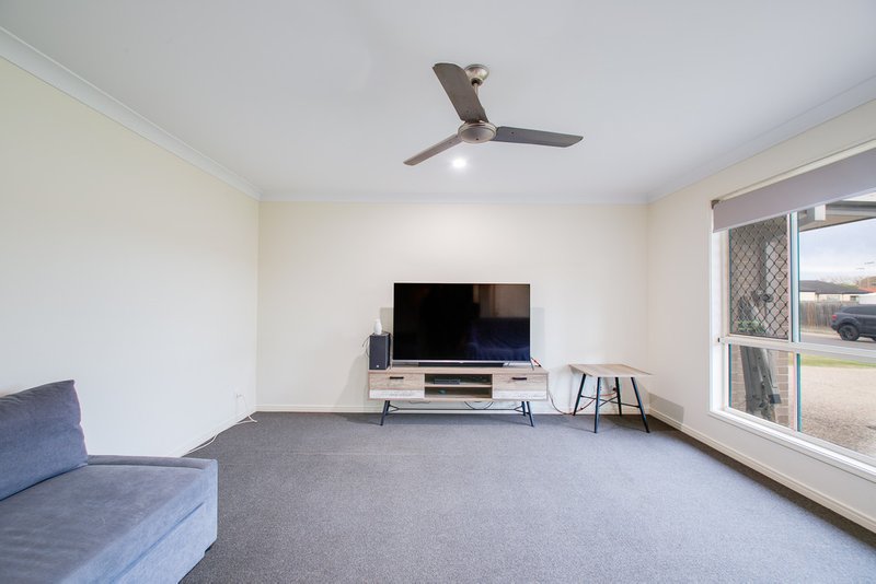 Photo - 30 Ronayne Circle, One Mile QLD 4305 - Image 2