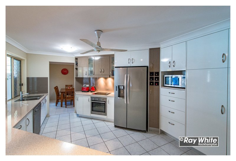 Photo - 30 Rosewood Drive, Norman Gardens QLD 4701 - Image 12