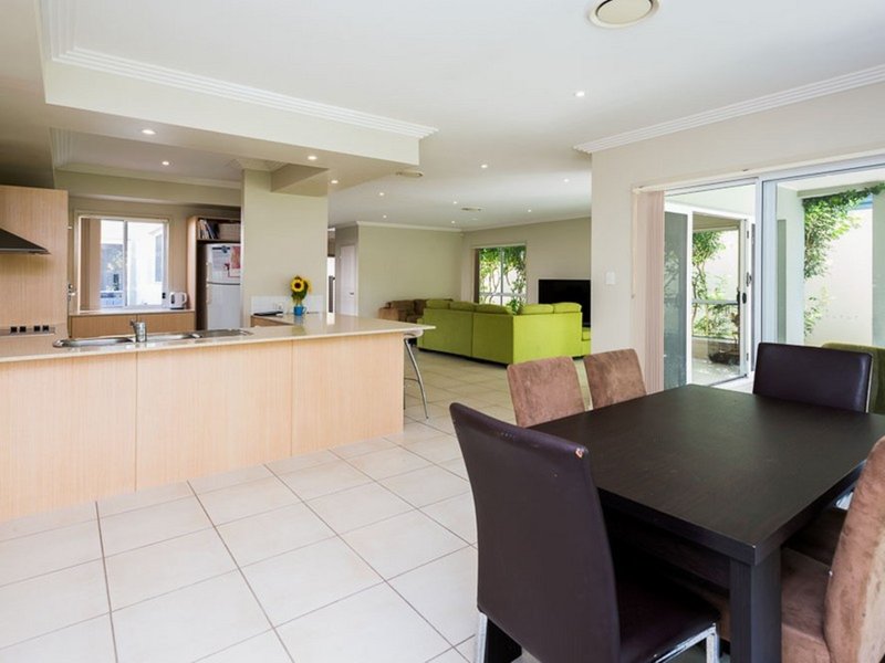 Photo - 30 Royal Woods Dr , Robina QLD 4226 - Image 5