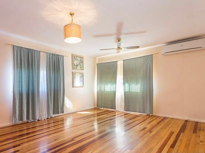 Photo - 30 Rudge Street, Woodridge QLD 4114 - Image 3