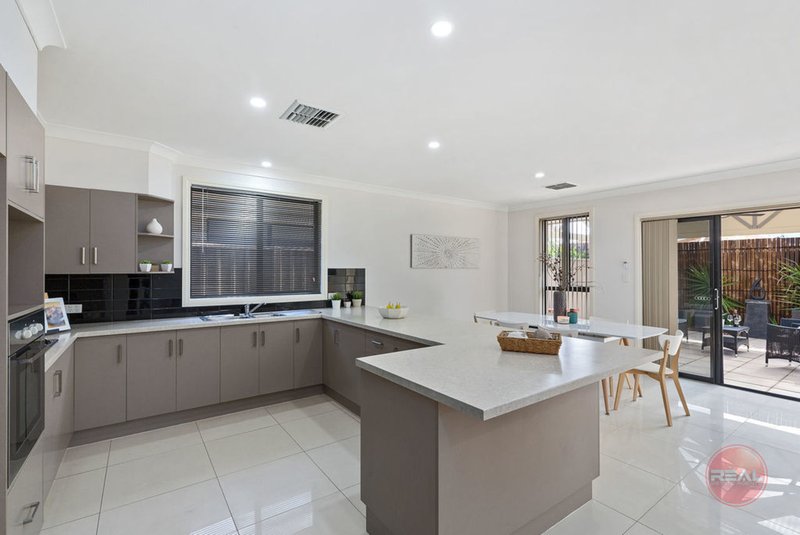 Photo - 30 Rugby Street, Dover Gardens SA 5048 - Image 5