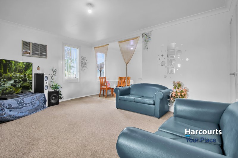 Photo - 30 Runcorn Avenue, Hebersham NSW 2770 - Image 2