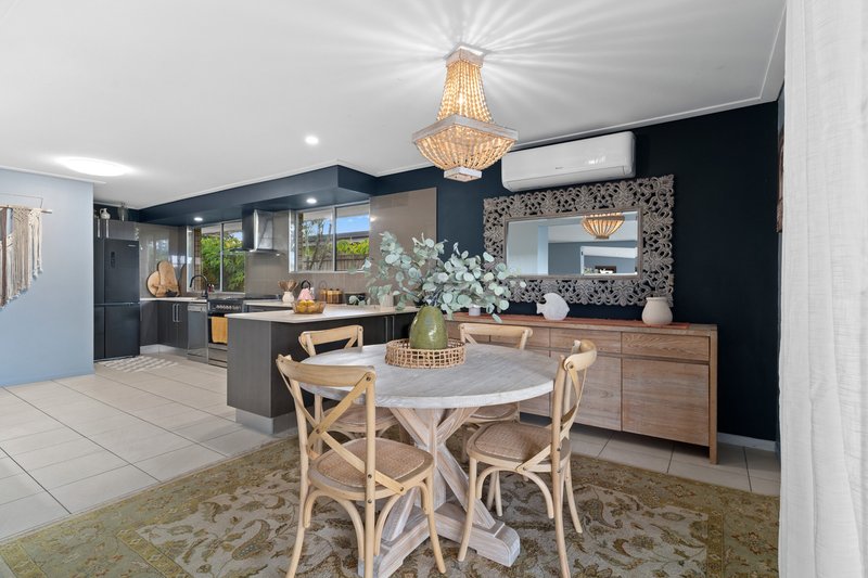 Photo - 30 Saleng Crescent, Warana QLD 4575 - Image 4