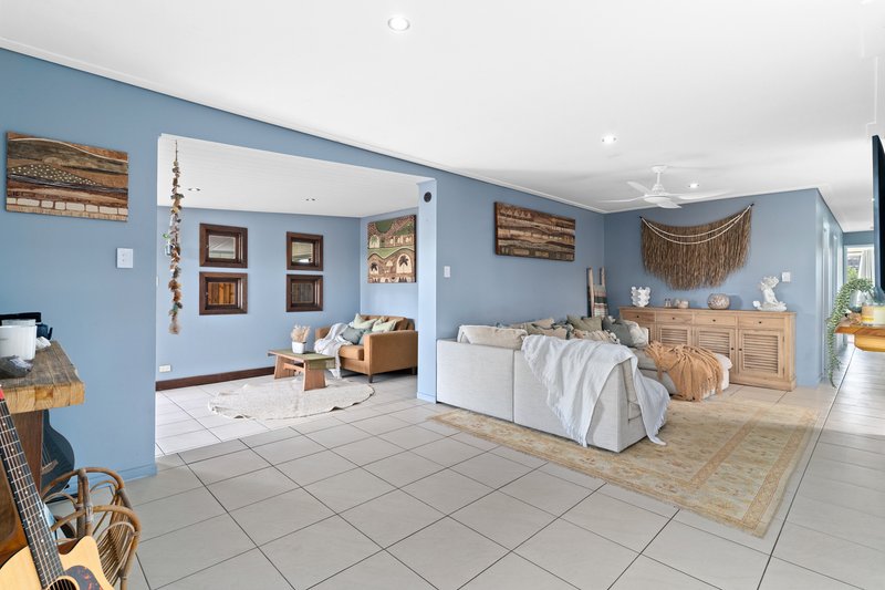 Photo - 30 Saleng Crescent, Warana QLD 4575 - Image 6