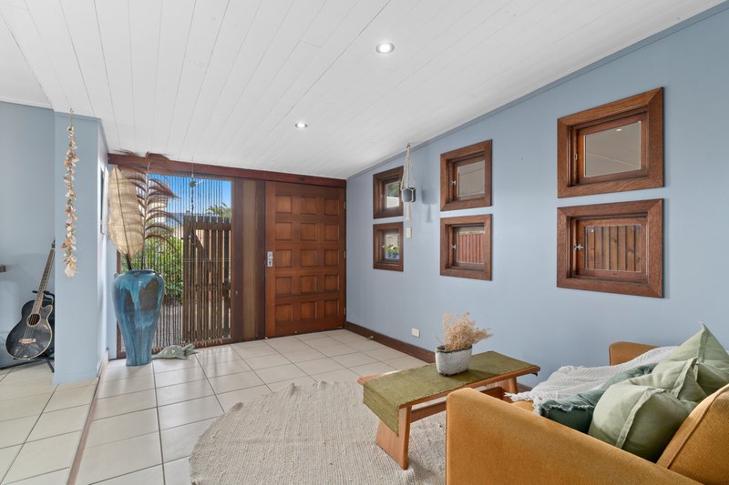 Photo - 30 Saleng Crescent, Warana QLD 4575 - Image 7