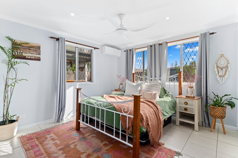 Photo - 30 Saleng Crescent, Warana QLD 4575 - Image 14