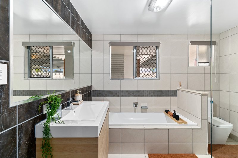 Photo - 30 Saleng Crescent, Warana QLD 4575 - Image 15