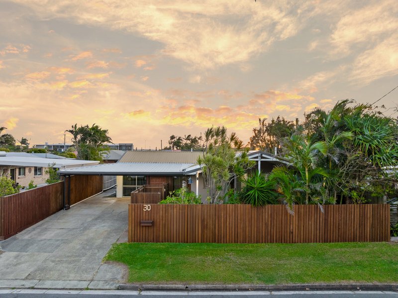 Photo - 30 Saleng Crescent, Warana QLD 4575 - Image 35