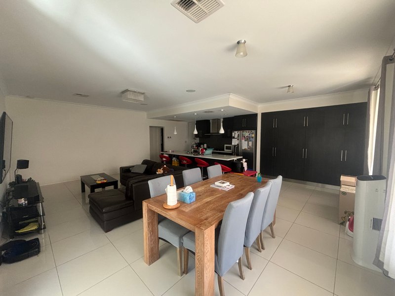 Photo - 30 Salmon Gum Crescent, Blakeview SA 5114 - Image 3