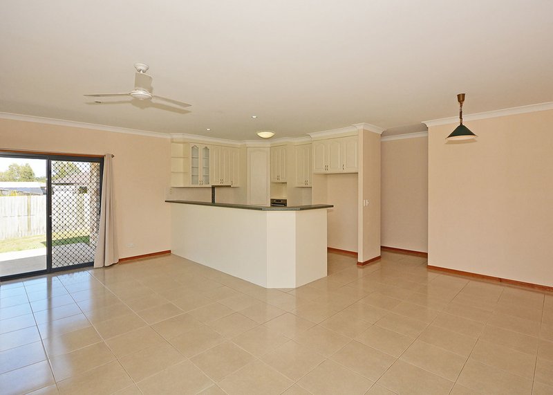 Photo - 30 Sandalwood Drive, Wondunna QLD 4655 - Image 7