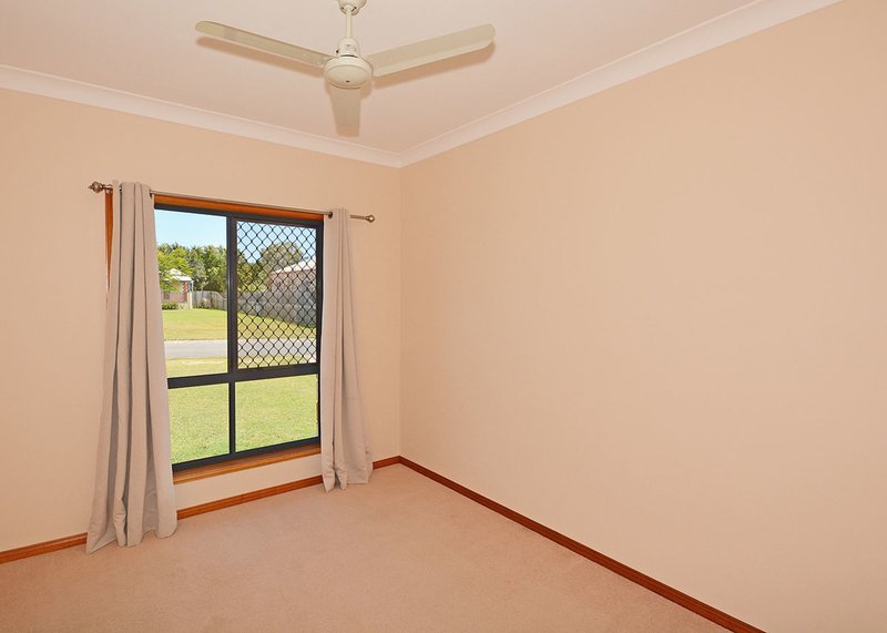 Photo - 30 Sandalwood Drive, Wondunna QLD 4655 - Image 16