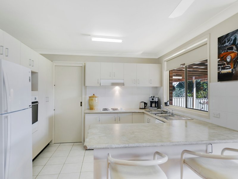 Photo - 30 Scenic Circle, Budgewoi NSW 2262 - Image 3