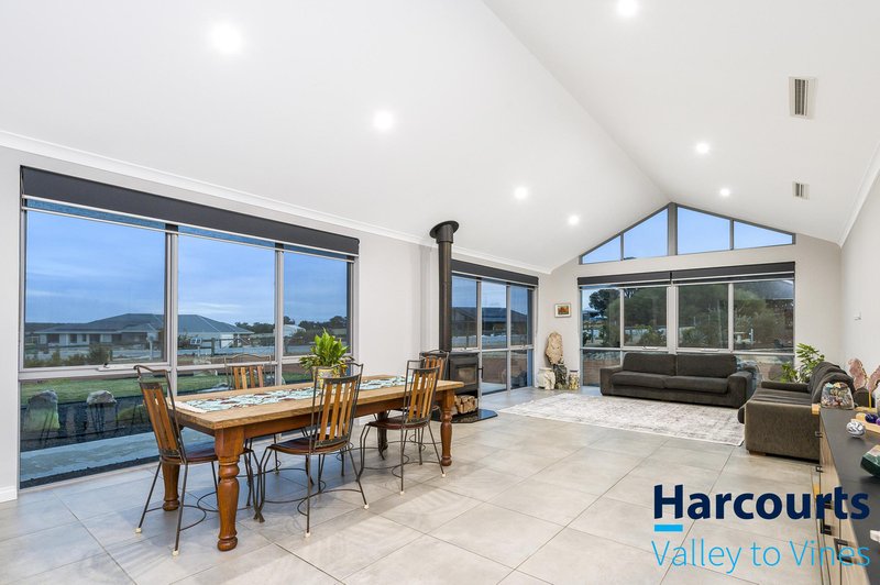 Photo - 30 Sceptrum Avenue, Chittering WA 6084 - Image 8