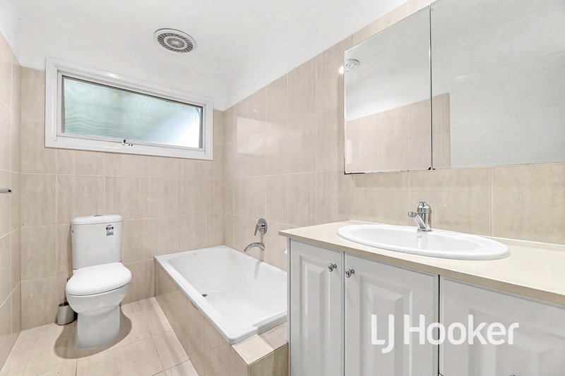 Photo - 30 Scott Road, Cranbourne South VIC 3977 - Image 7