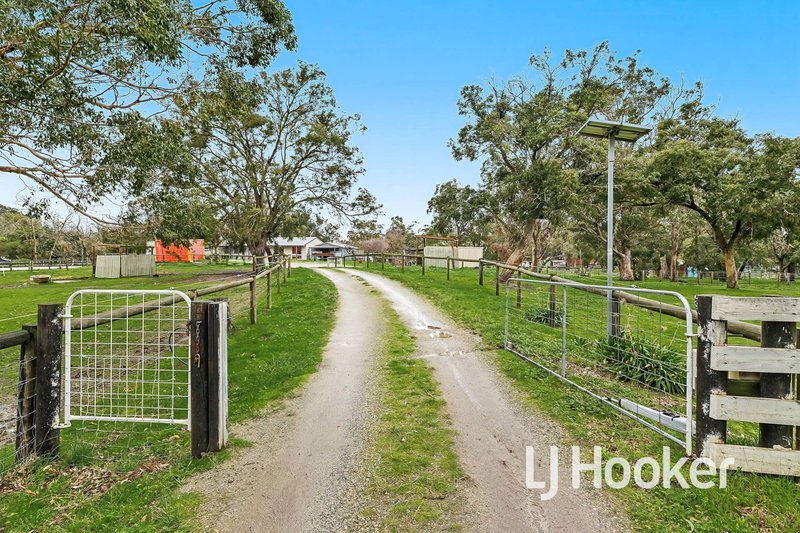 Photo - 30 Scott Road, Cranbourne South VIC 3977 - Image 9