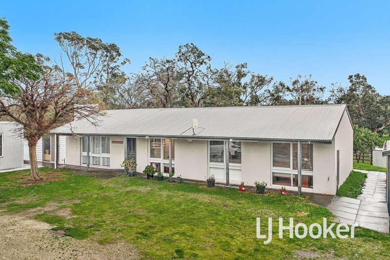 Photo - 30 Scott Road, Cranbourne South VIC 3977 - Image 24